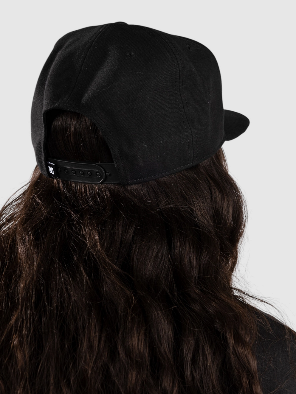 DC Semi-Pro Snapback Cap black