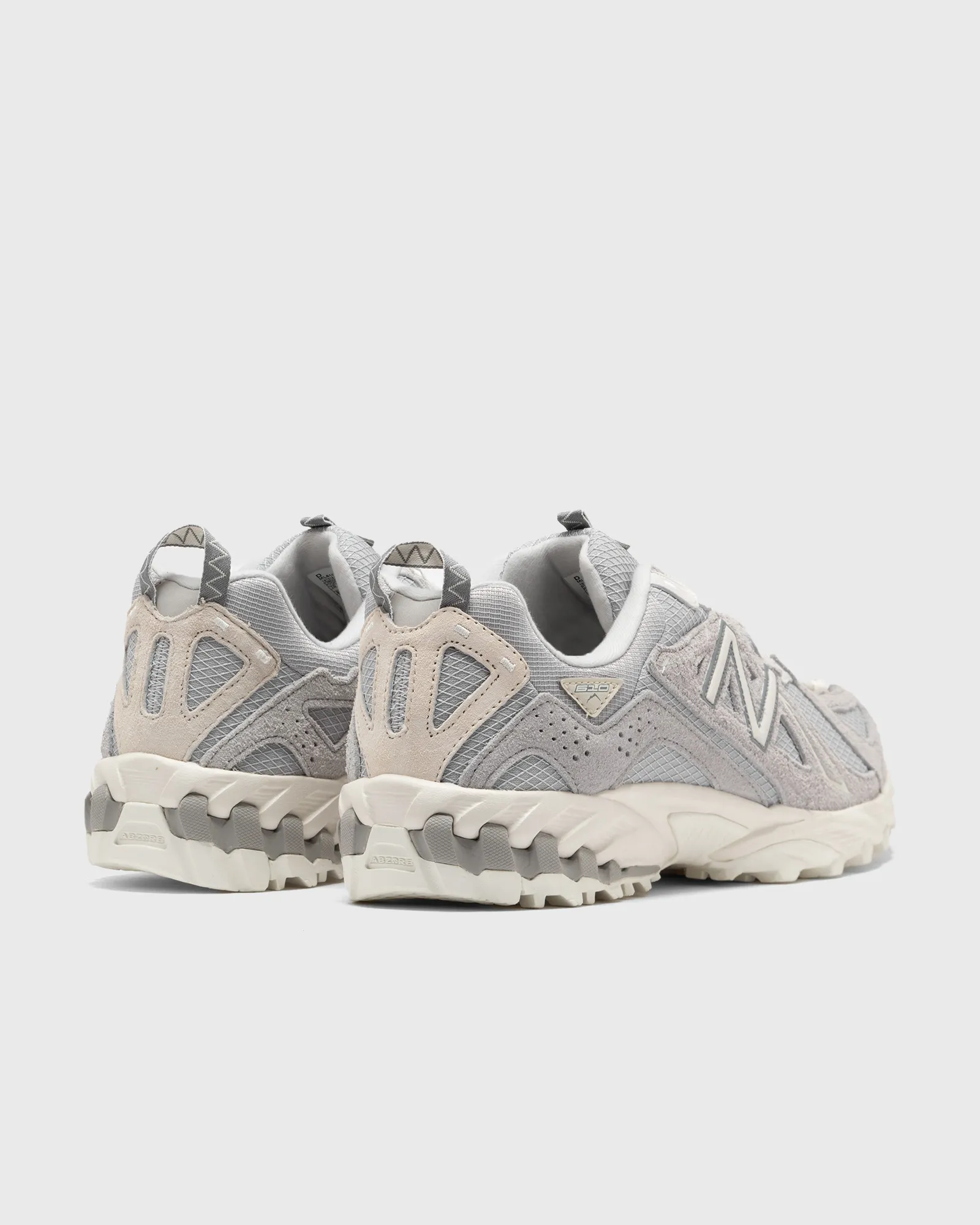 New Balance 610