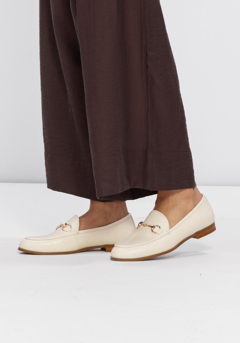 beige stefano lauran loafers gr8020
