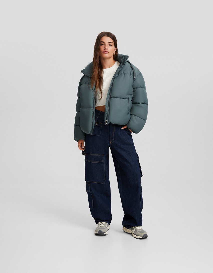Jaqueta puffer oversized com capuz
