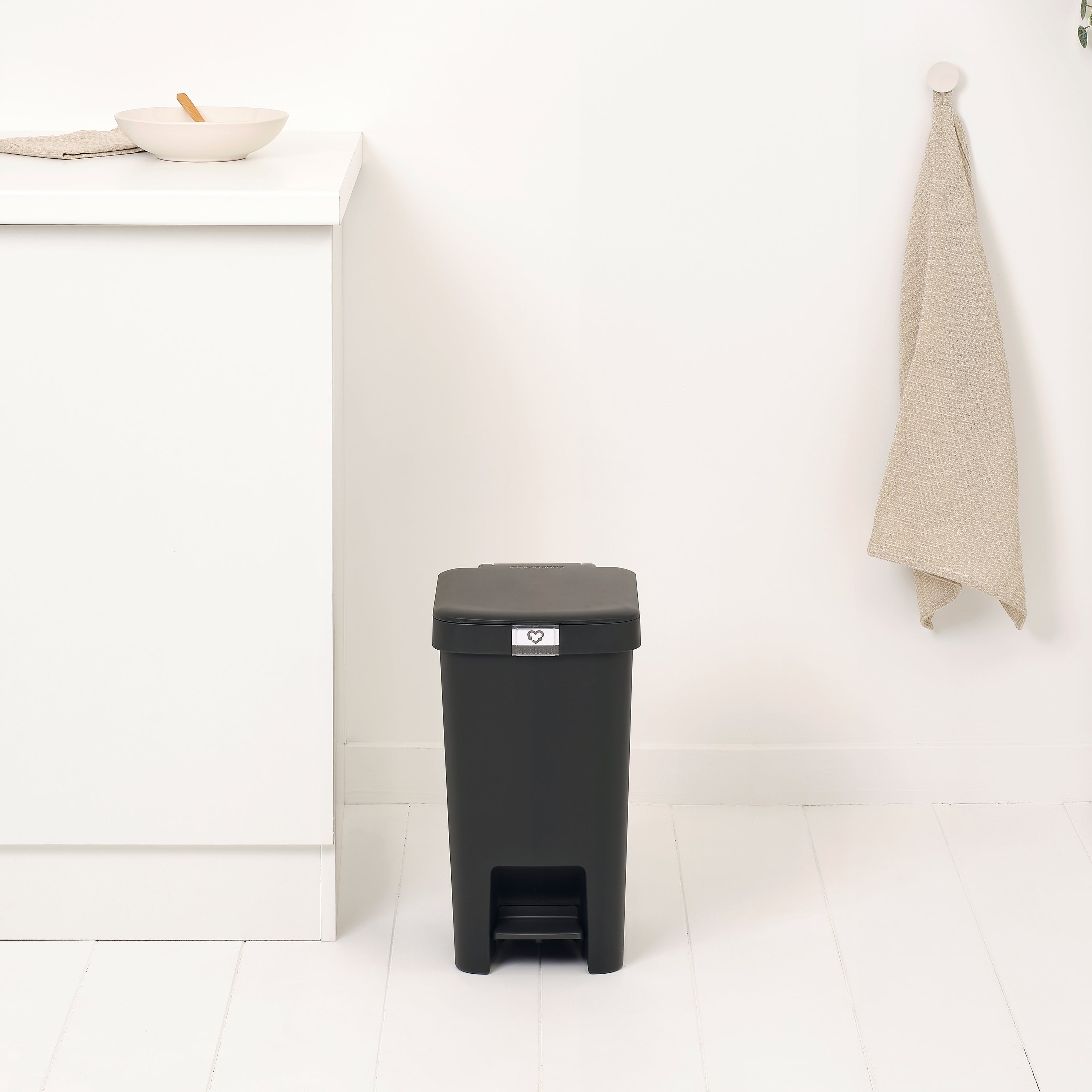 Brabantia StepUp Pedaalemmer - 16 L - Dark Grey