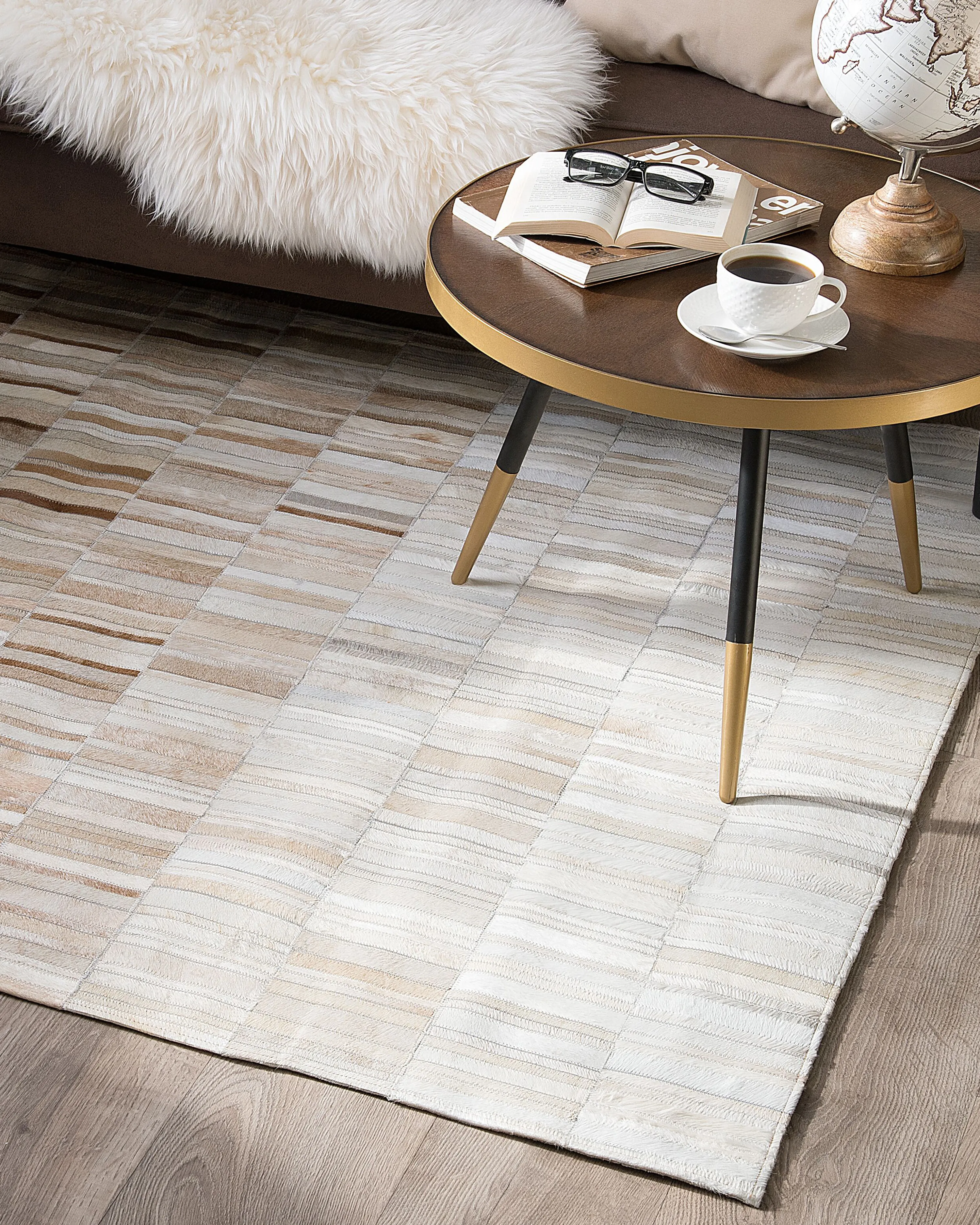 Vloerkleed YAGDA Beige 140 x 200 cm Leer