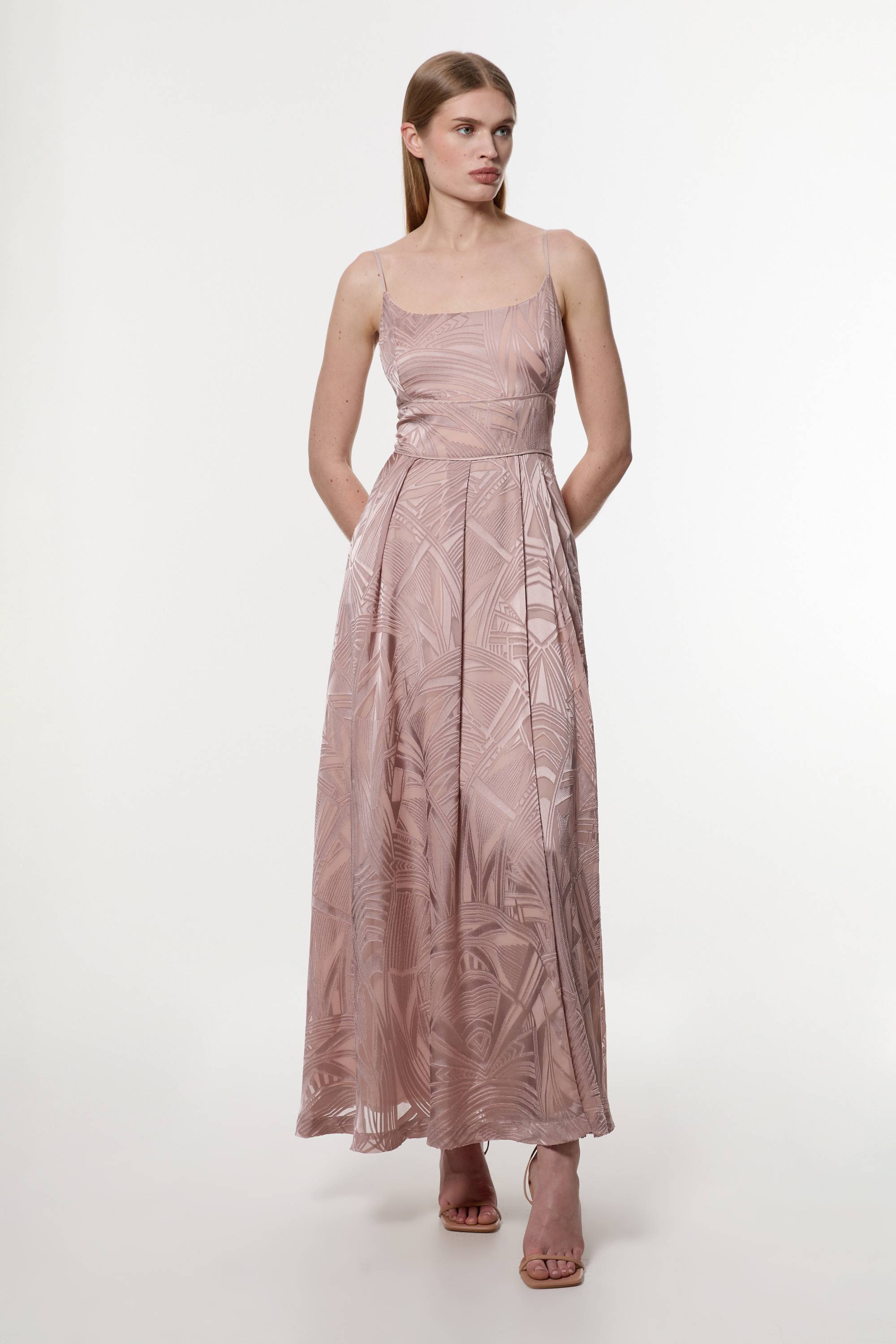 KarenMillen Amelia Graham Robe Maxi de Bal à Bretelles en Tissu Tissé à Effet Burnout avec Fente