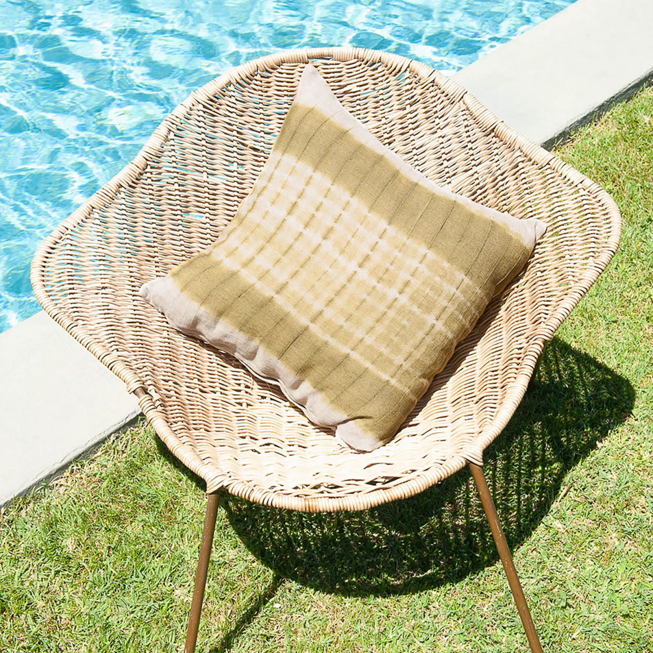 En Fil d'Indienne Housse de coussin Ondée toile de lin  olive - 45x45 cm