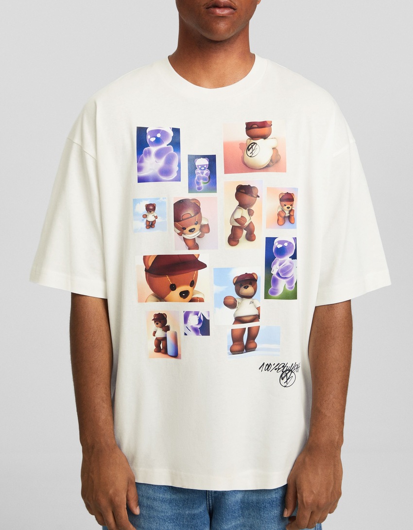 Camiseta de manga curta extra folgada com estampa.