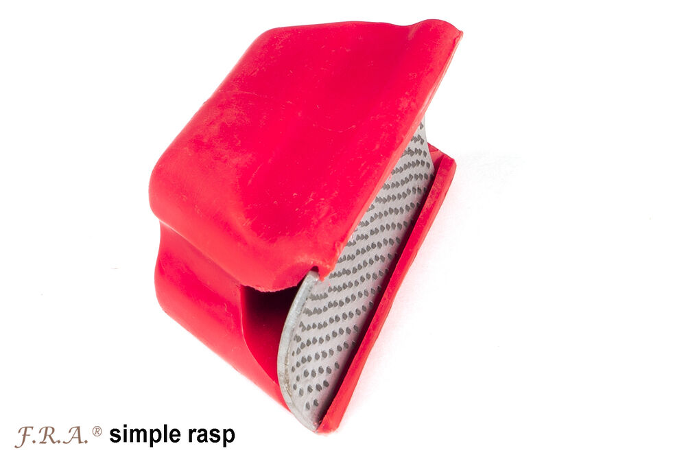 F.R.A. Simple Hoefrasp Grof - Hoef verzorging - Rood - 5.3x5.3x11.5 cm
