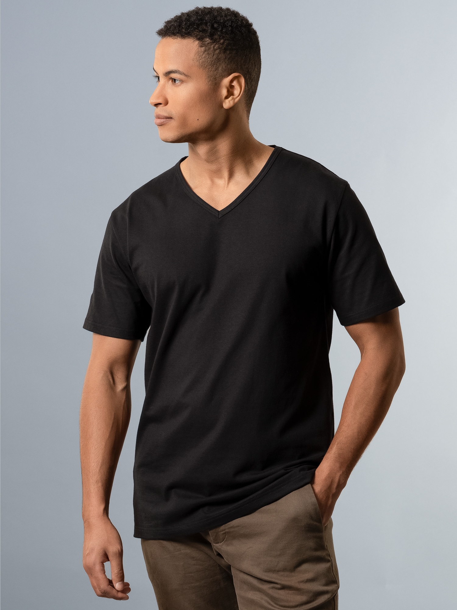 V-Shirt aus 100% Biobaumwolle Schwarz-C2C