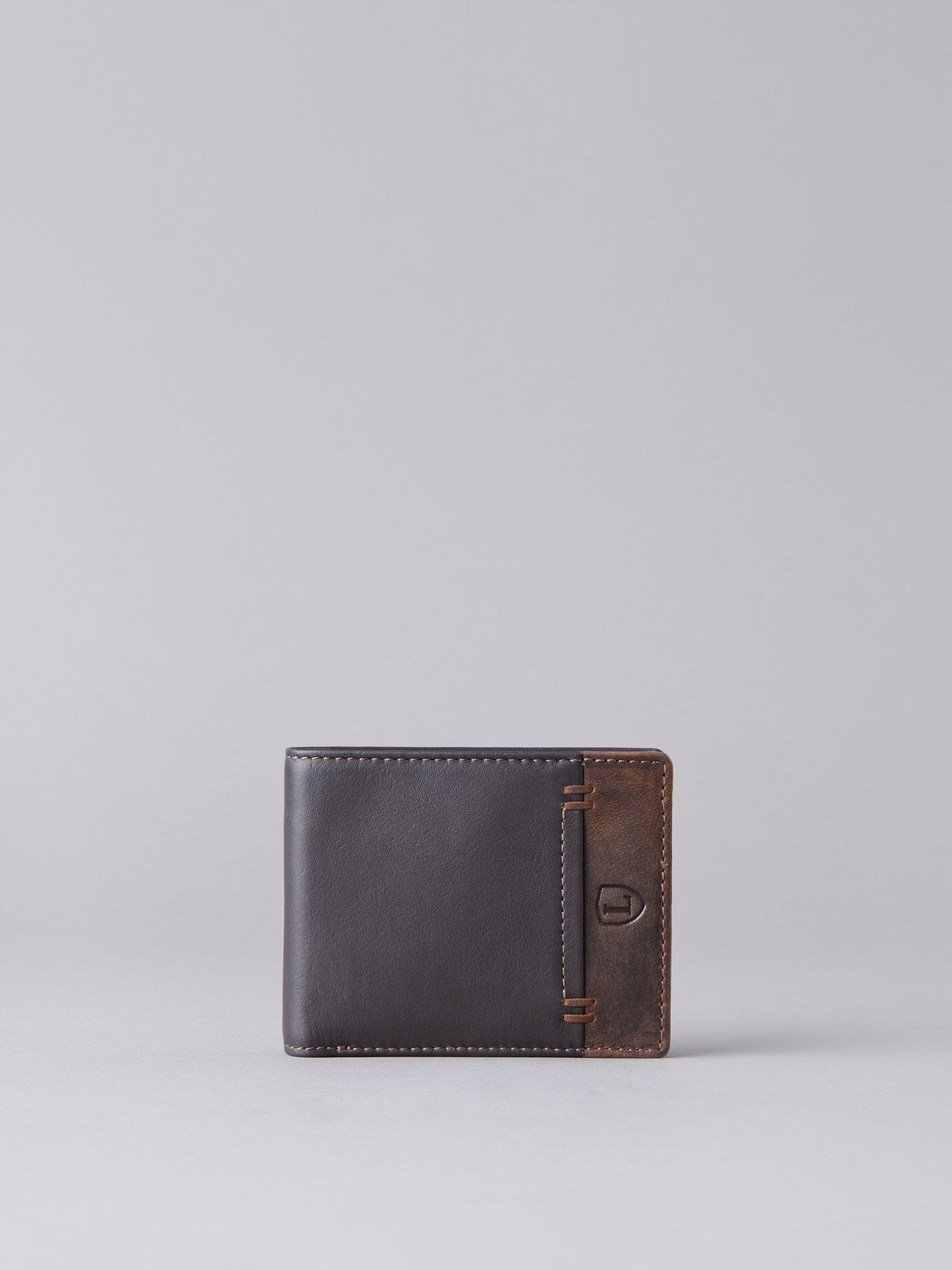 Bruin - Lakeland leren dubbelgevouwen portemonnee met stiksels