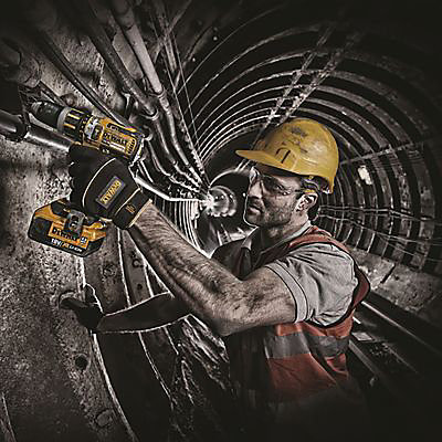 Perceuse à percussion sans fil brushless DeWalt DCD795D2 18V - 2x2Ah