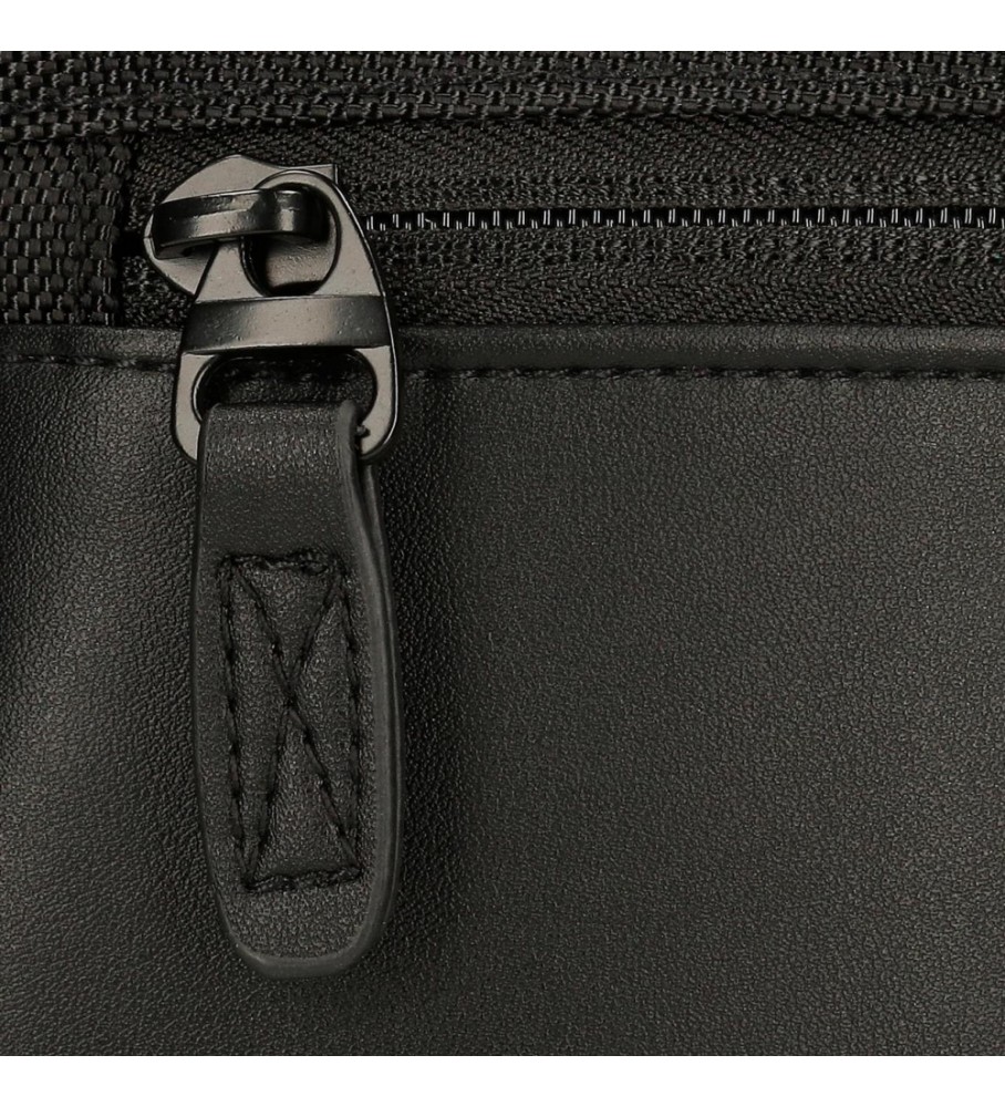 Pochete Pepe Jeans Soho com bolso frontal, preta