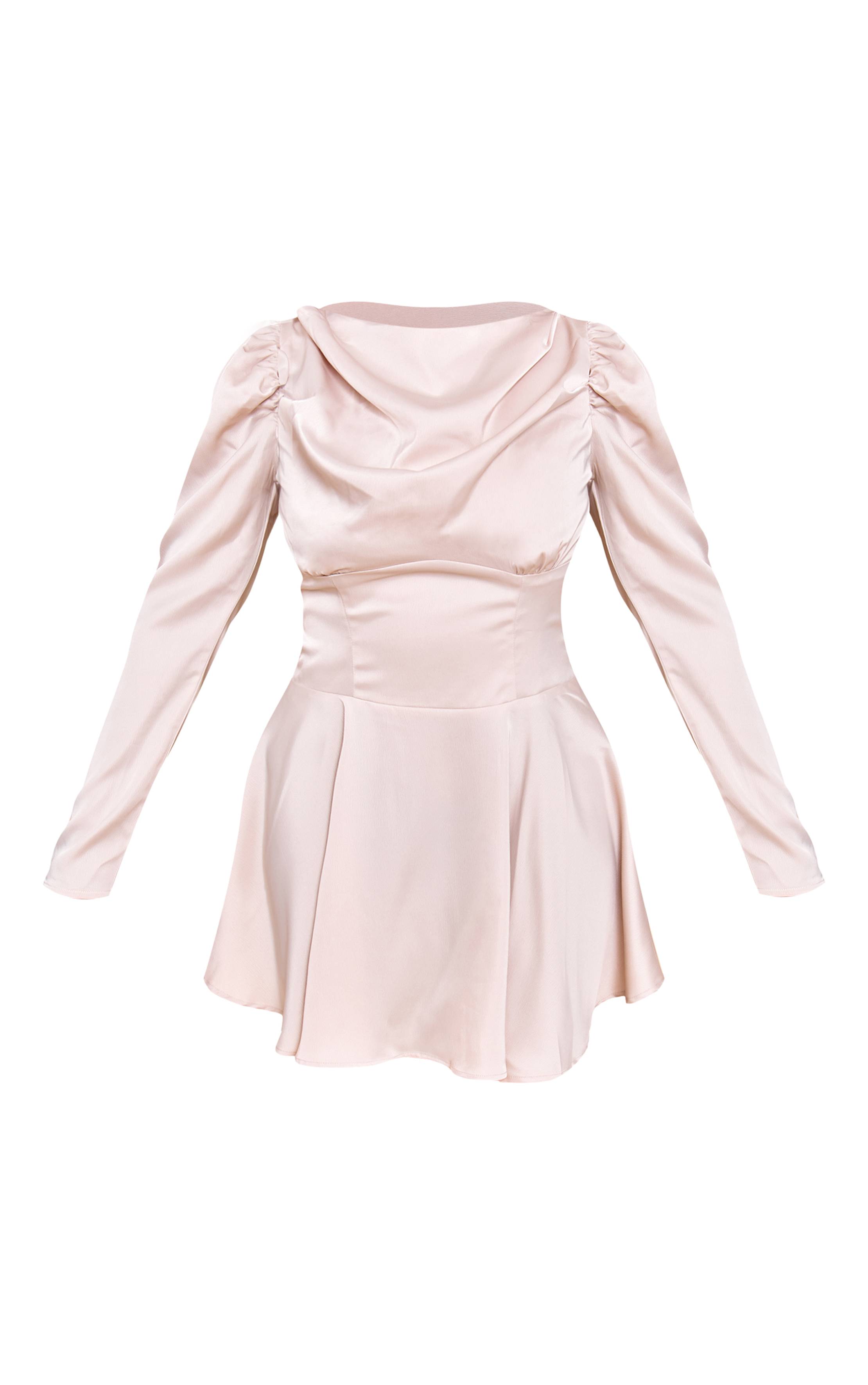 Crème Robe Mini Patineuse Cintrée À Encolure Bateau En Satin Shape