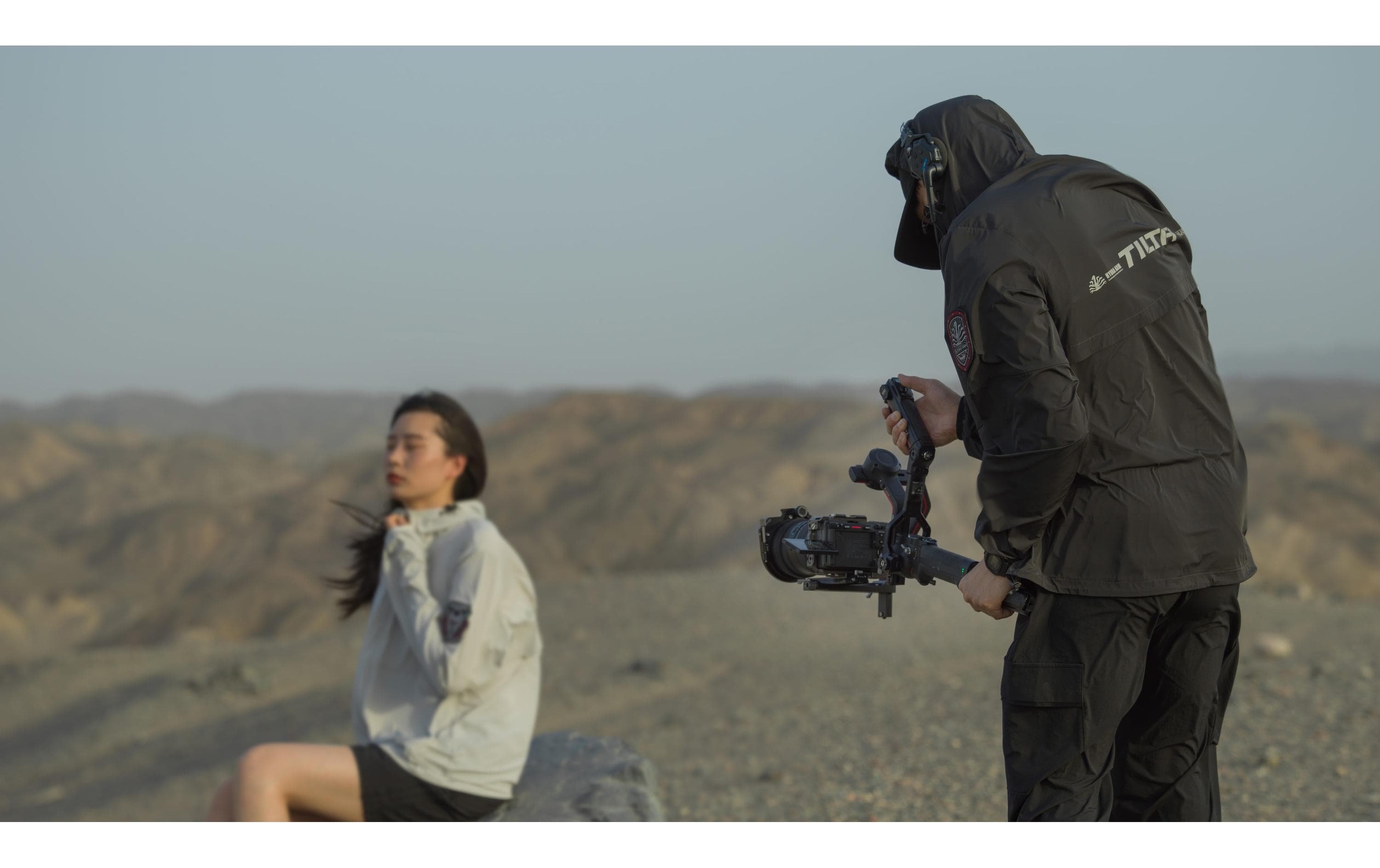 Erweiterter hinterer Bediengriff für DJI Ronin<br>Bequeme Möglichkeit, Aufnahmen aus niedrigerem Winkel zu machen