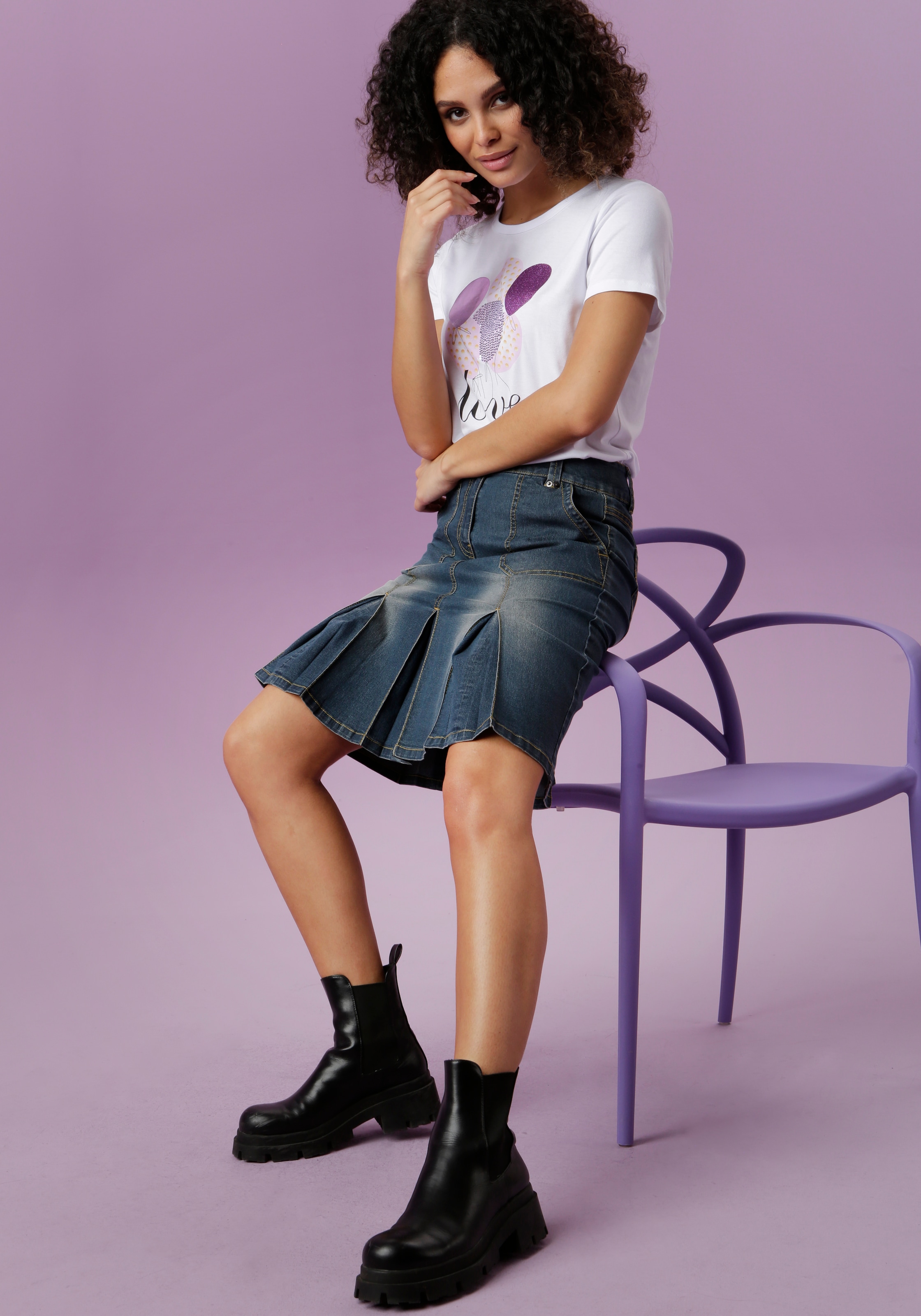 Aniston CASUAL Jeansrock , mit eingelegten Falten