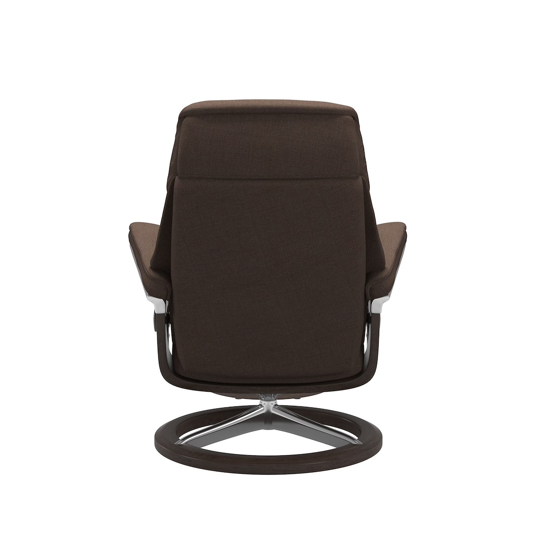 Ruby (S) Lenestol med krakk Tekstil Abelia Chocolate og Signature understell i alu og wenge