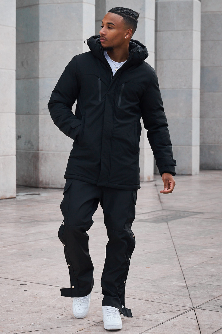 Parka noire à capuche mi-longue