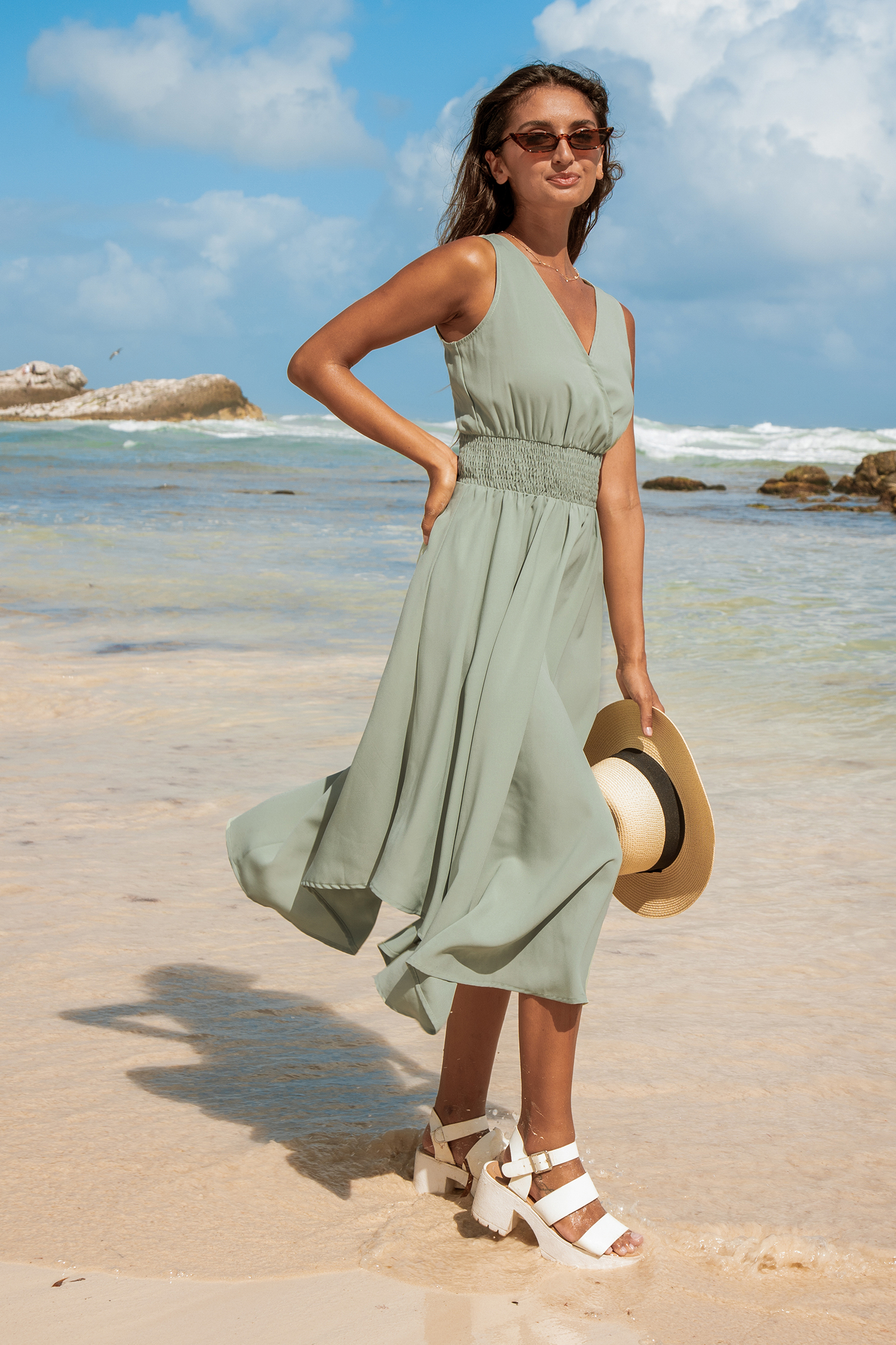 Robe midi à col surplis asymétrique