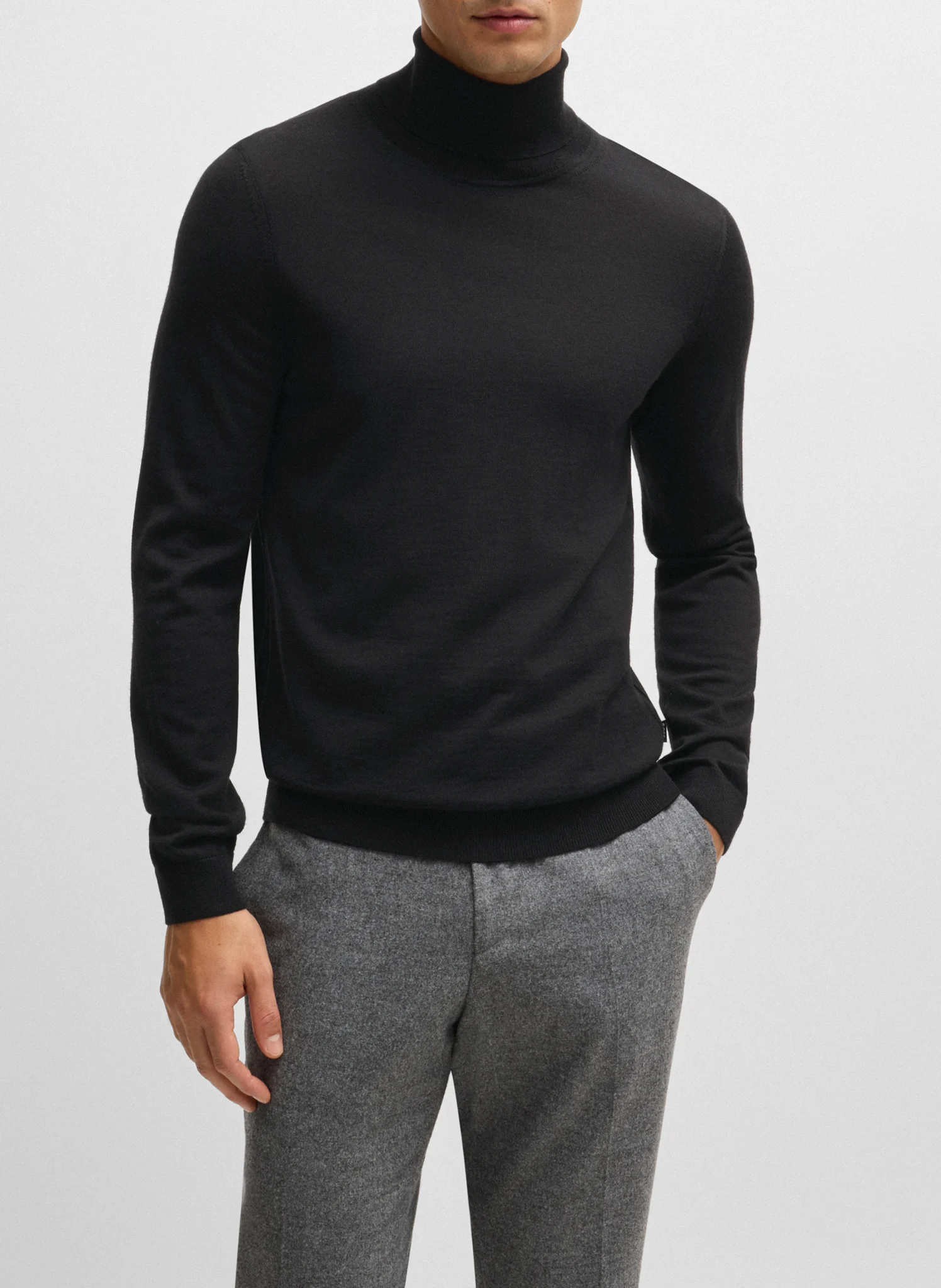 Col roulé slim-fit en laine vierge | Noir
