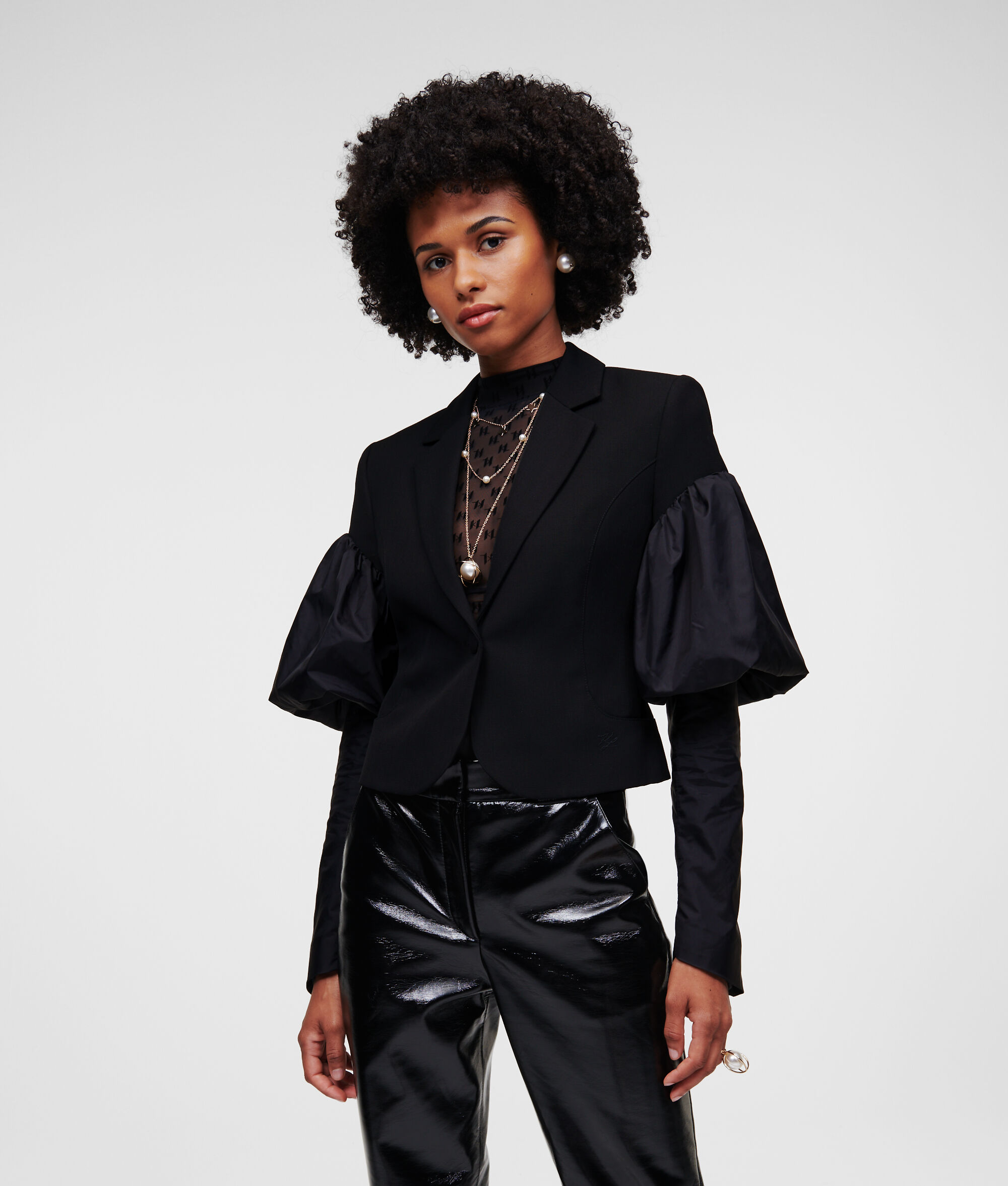 BLAZER À MANCHES BOUFFANTES SÉLECTIONNÉ PAR HUN KIM