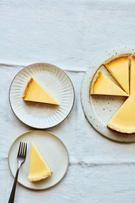 A Good Day to Bake: Simple Baking Recipes for Every Mood (Hardback)