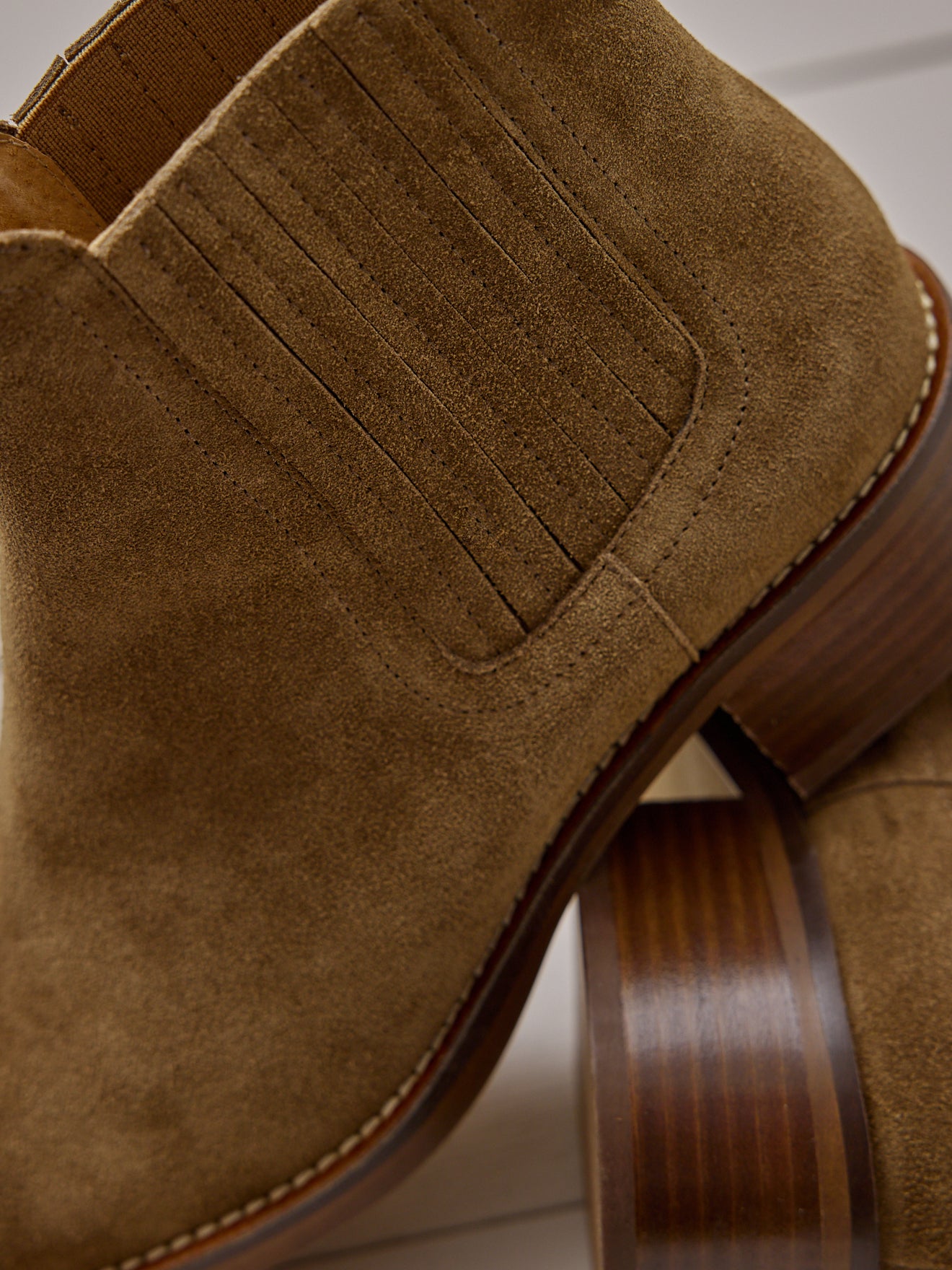 Boots élastiquées cuir femme