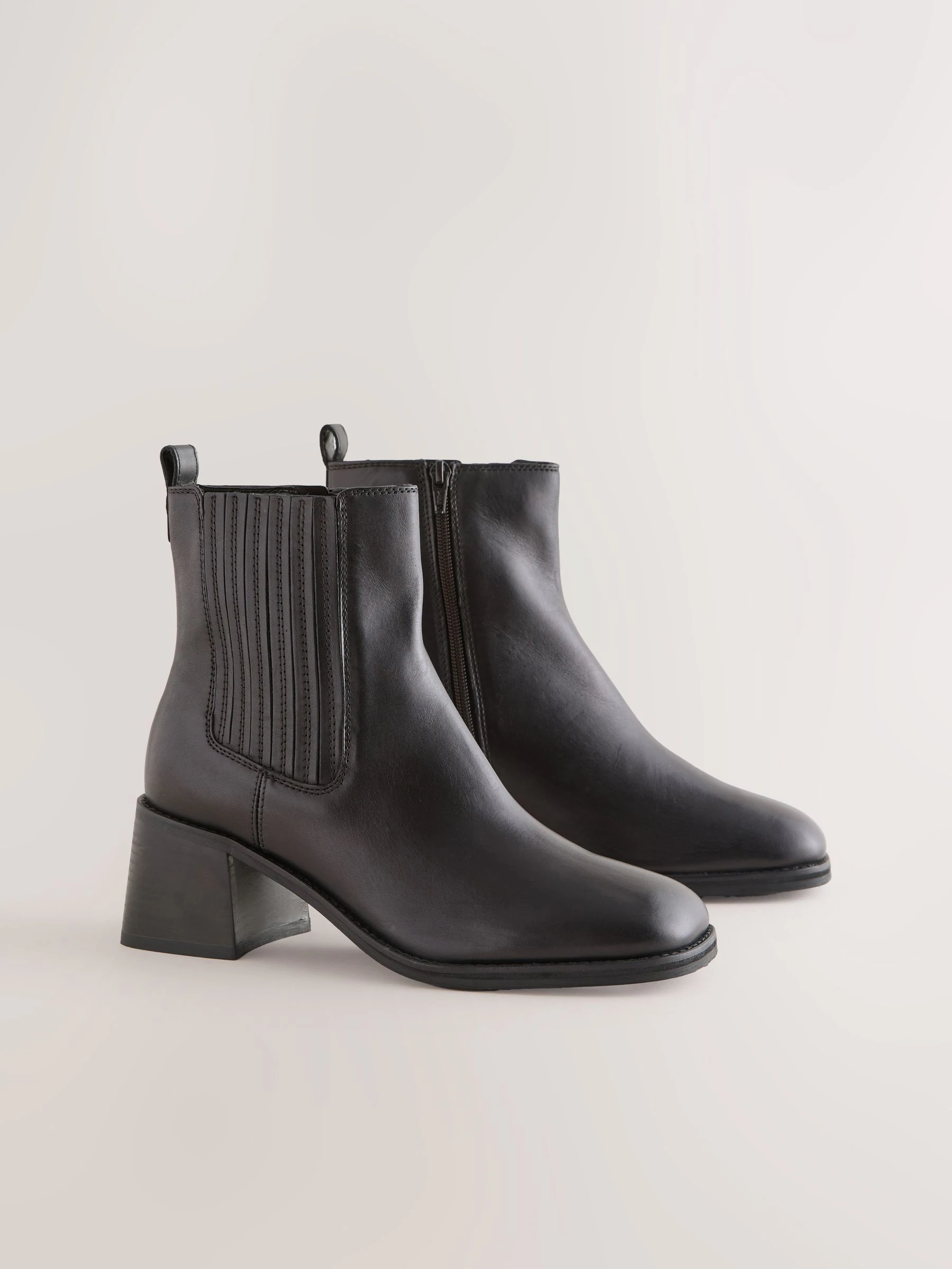 Zwart - Forever Comfort® leren Chelsea-laarzen met vierkante neus en blokhak