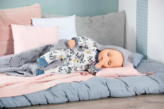 Baby Annabell Puppenkleidung »Strampler blau Blätter, 43 cm« mit Kleiderbügel