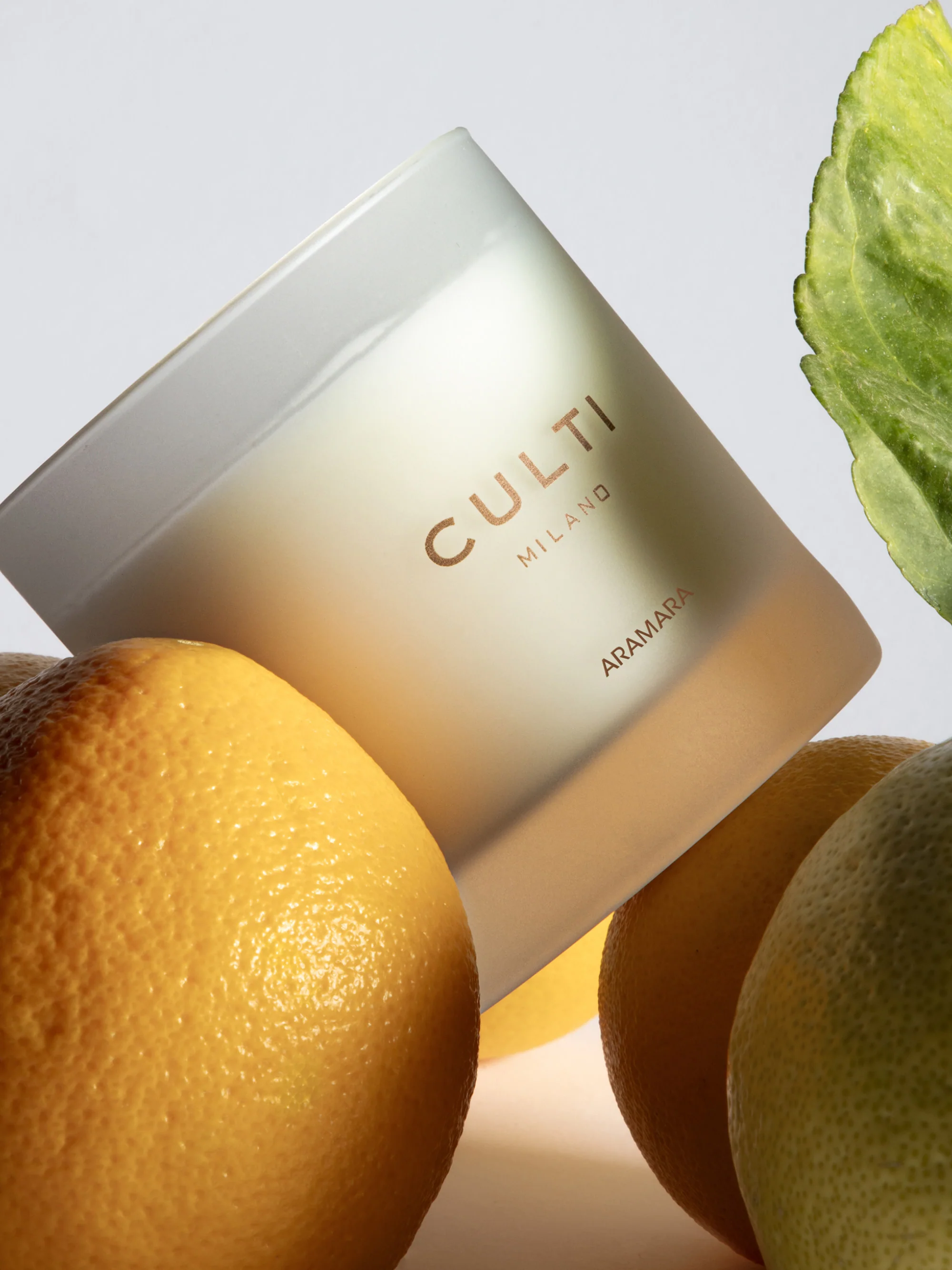 Geurkaars Aramara (bittere sinaasappel, bergamot, sandelhout)