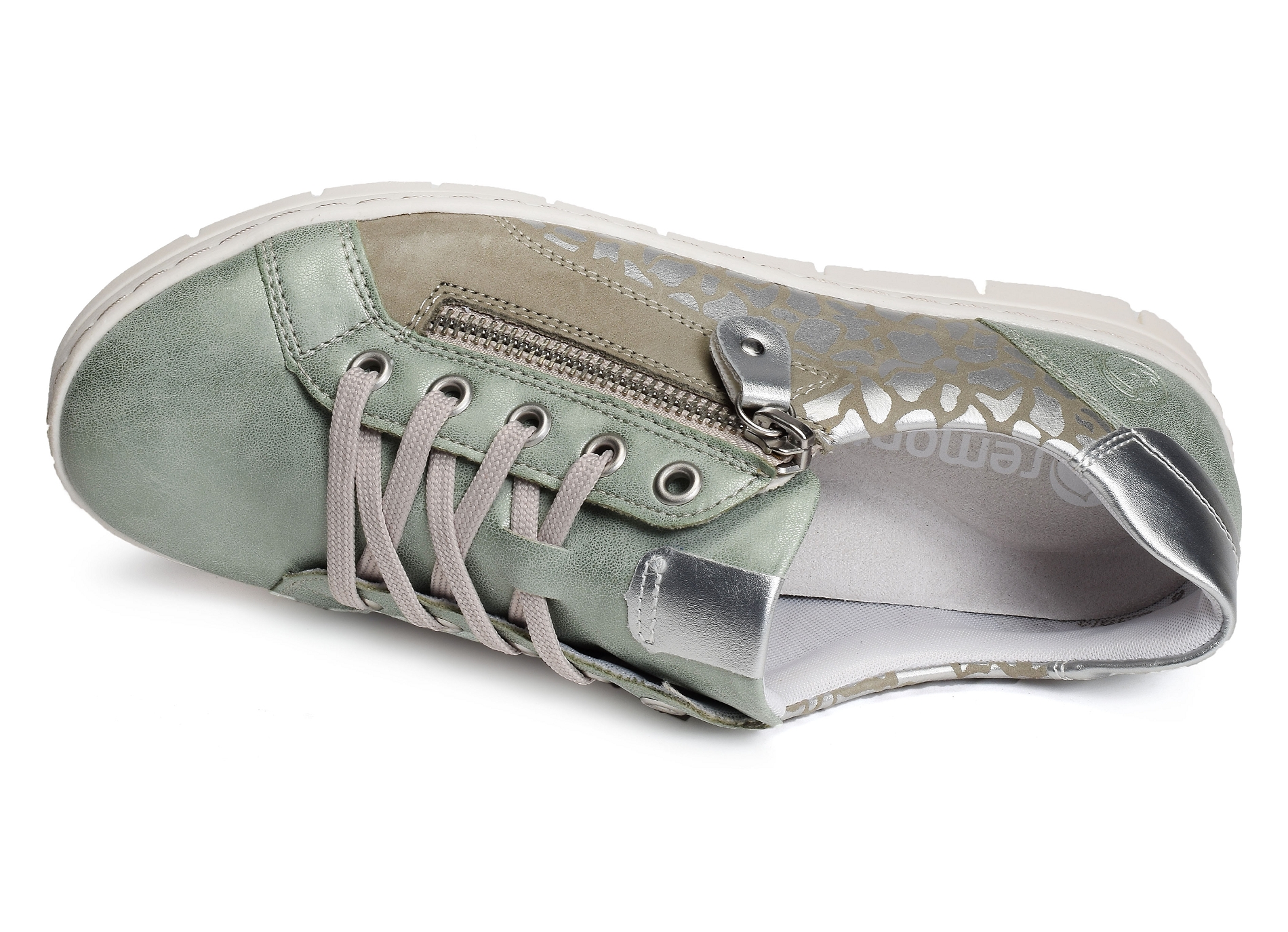 D5821 vert