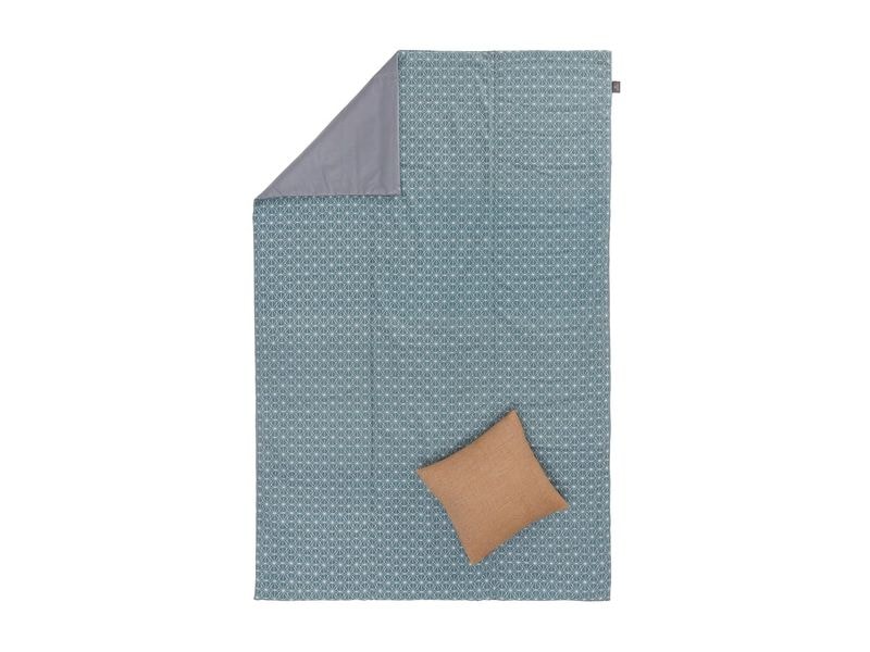 Urbanara Picknickdecke Mallur 130 x 190 cm - Taubenblau / N Gemütliche Baumwolldecke mit weicher Polyesterfüllung für unterwegs