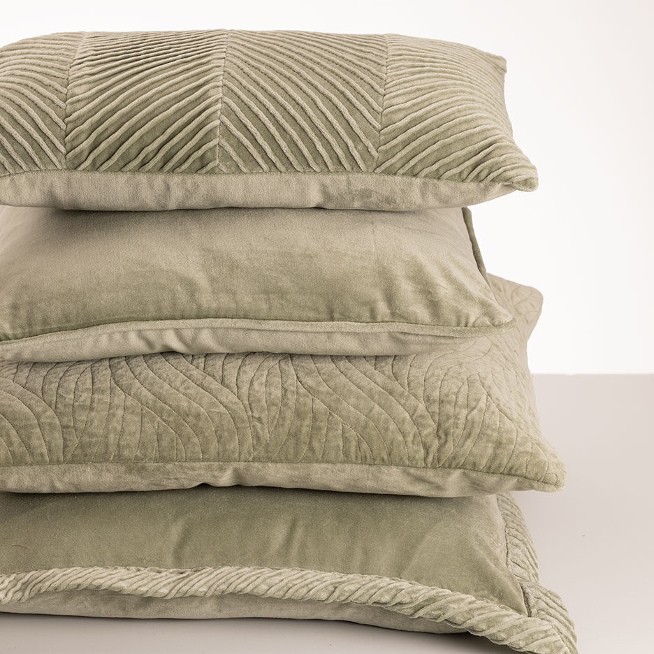 Sierkussen Curve velours dewgreen 45x55 cm