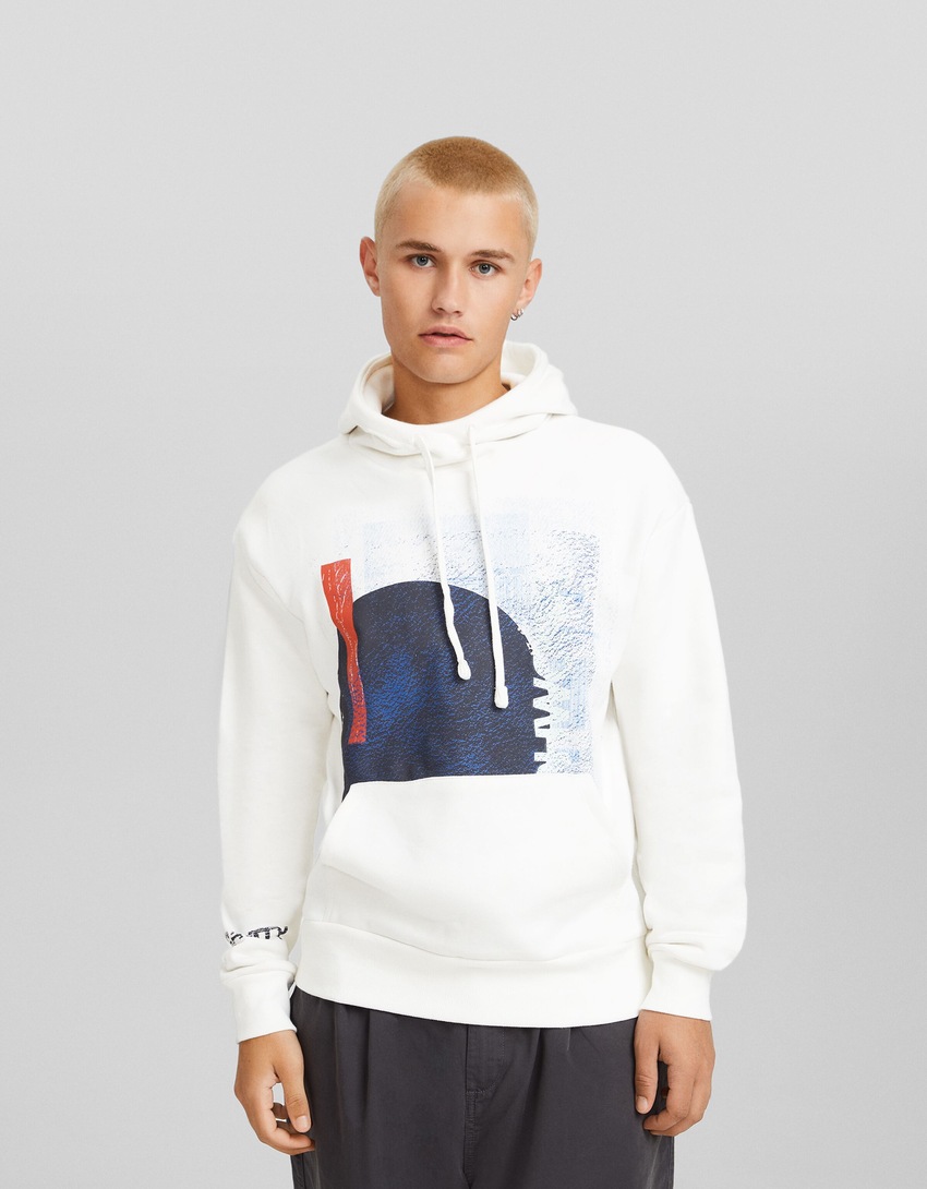 Moletom com capuz estampado