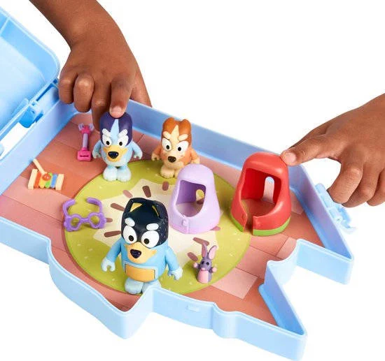 Moose Toys Bluey Ultimate Play & Go Set