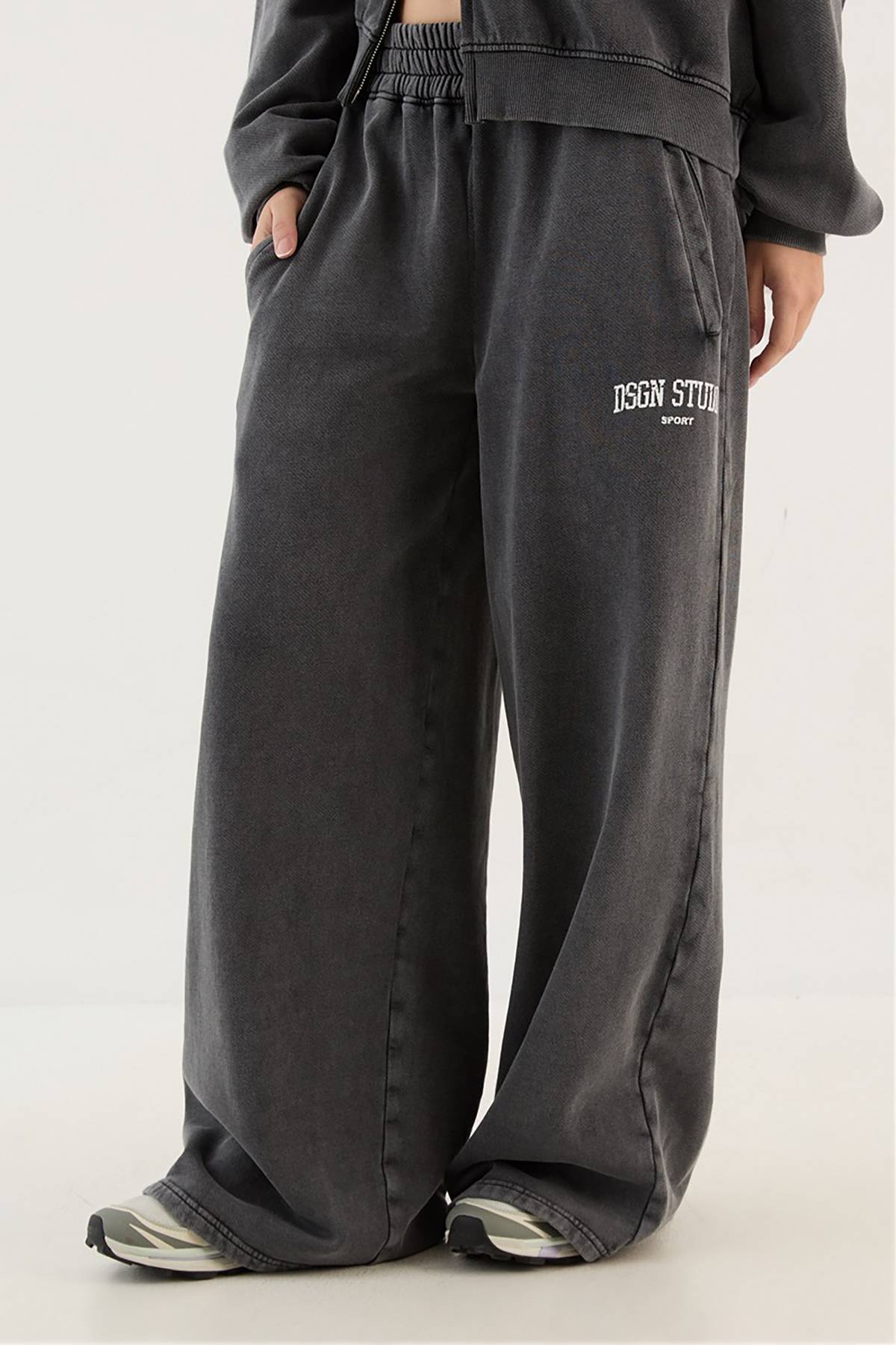 Jogger Droit Imprimé Collégial Dsgn Studio