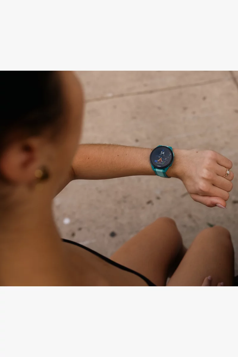 GARMIN Forerunner® 165 Music Sportuhr