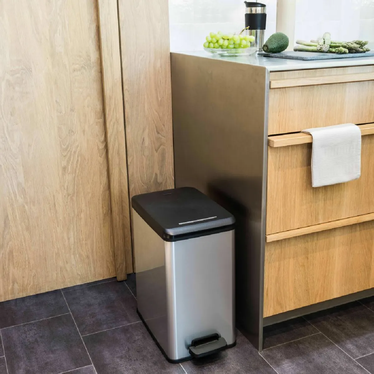 CURVER Poubelle slim à pédale 25 L