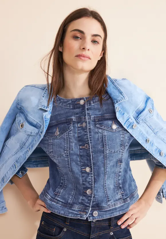 Blaue Jeansjacke - indigo random wash