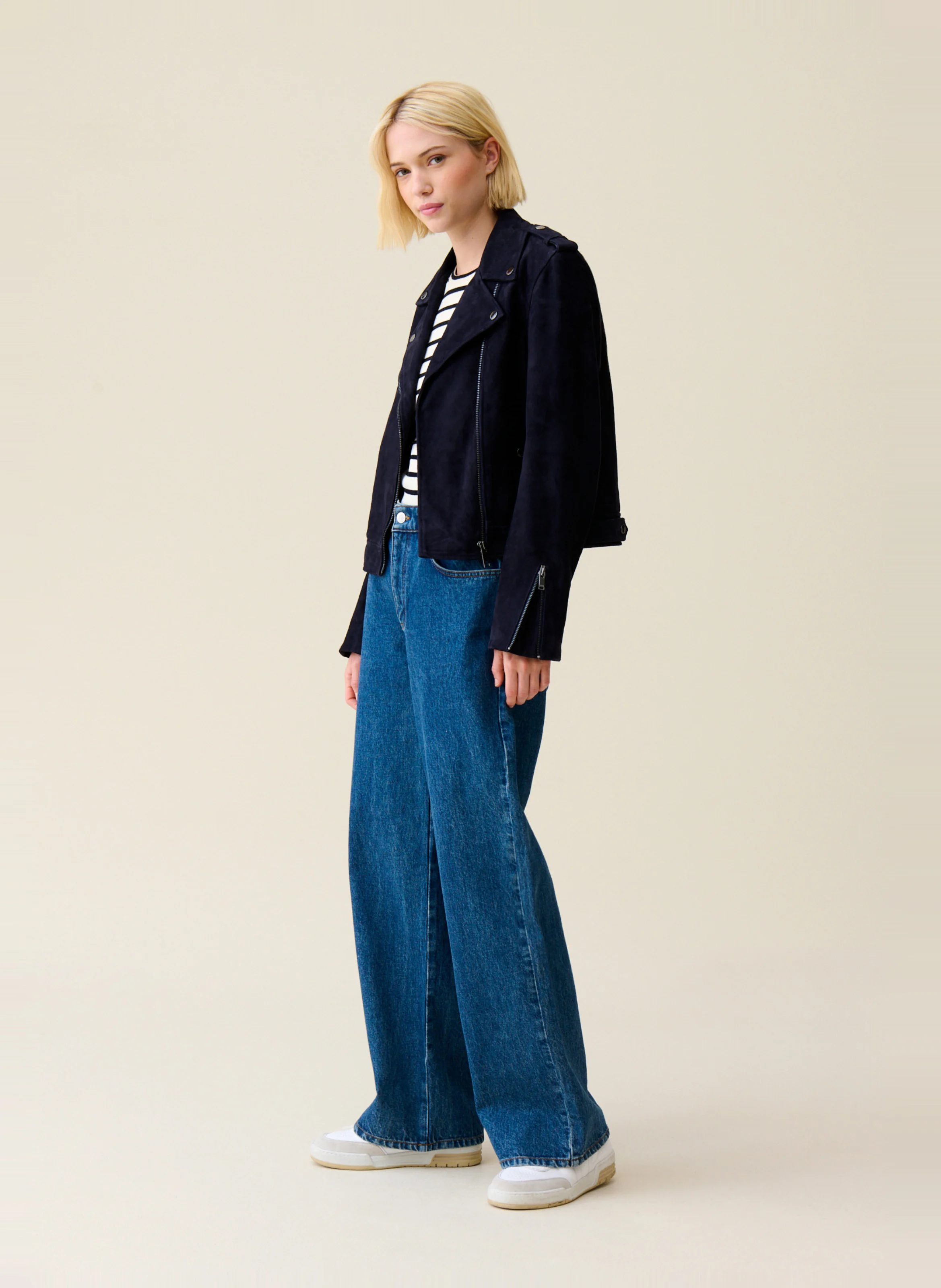 Veste courte en cuir velours | Bleu
