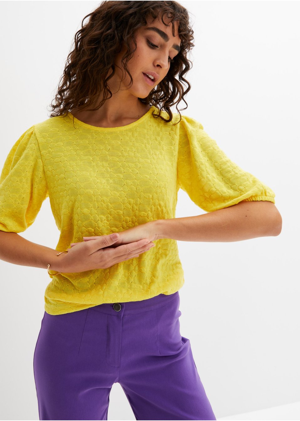 T-shirt avec découpe