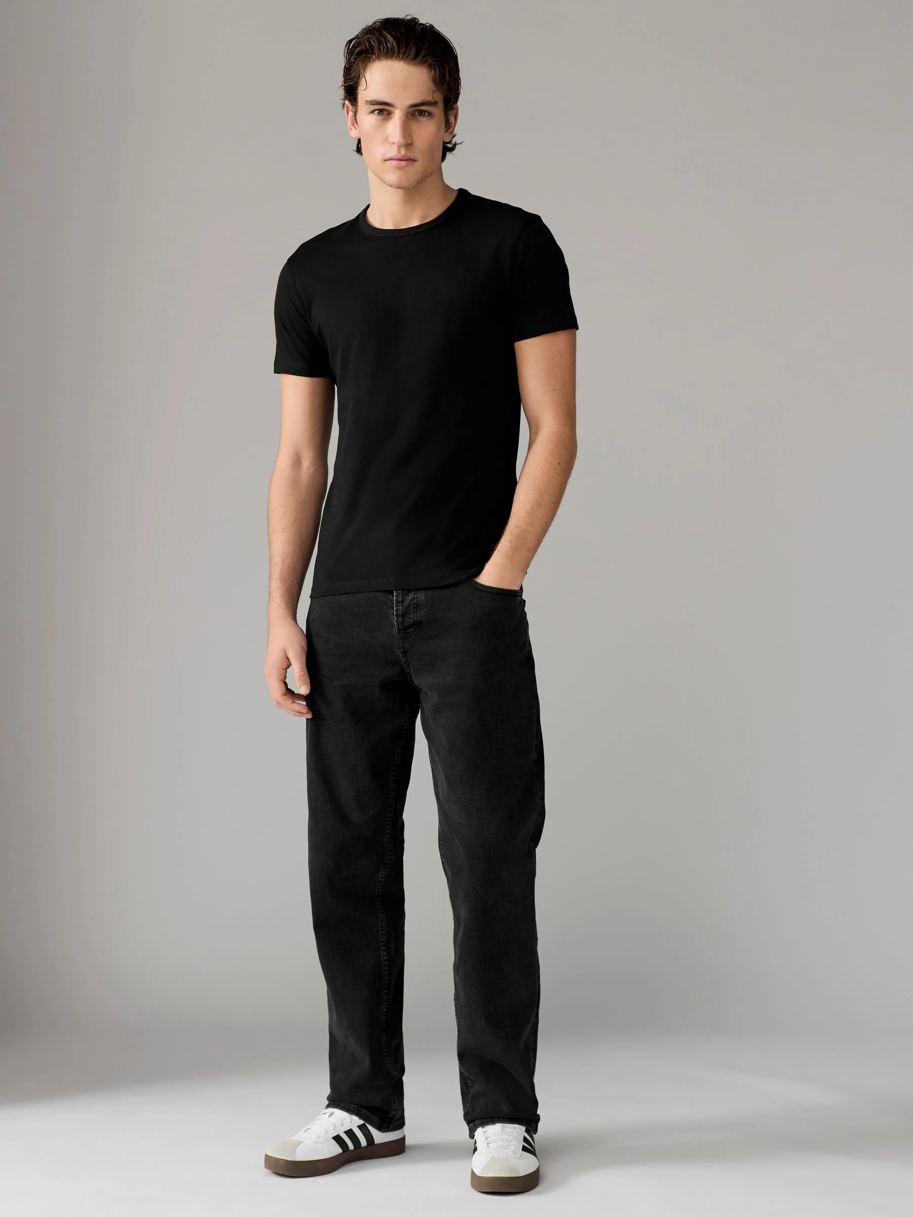 Zwart - Normale Pasvorm - Set van 2 100% katoenen T-shirts met laagjes