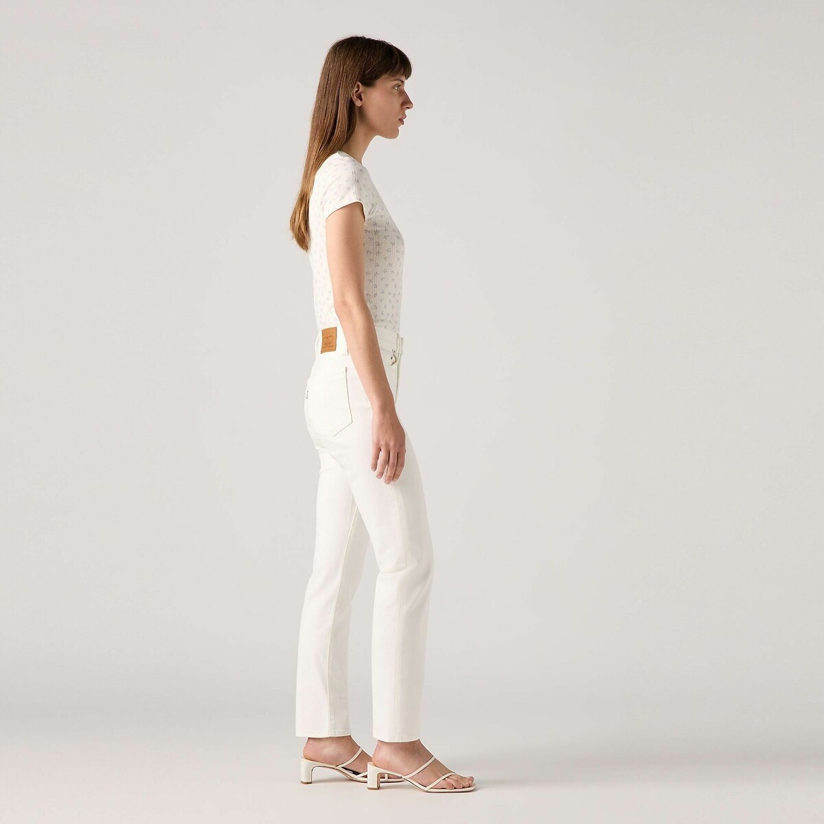 Calça jeans Levi's 724 de cintura alta e corte reto.
