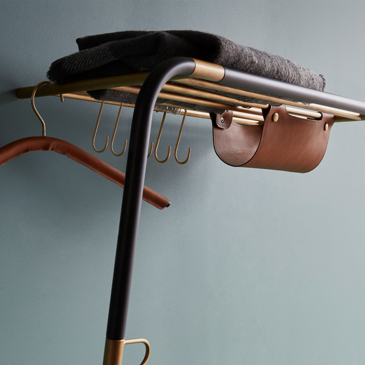 Kledingrek Lean On Me Zwart
