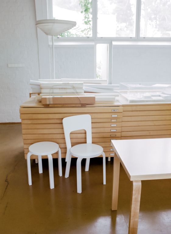Artek 65 stoel berkenfineer, naturel onderstel