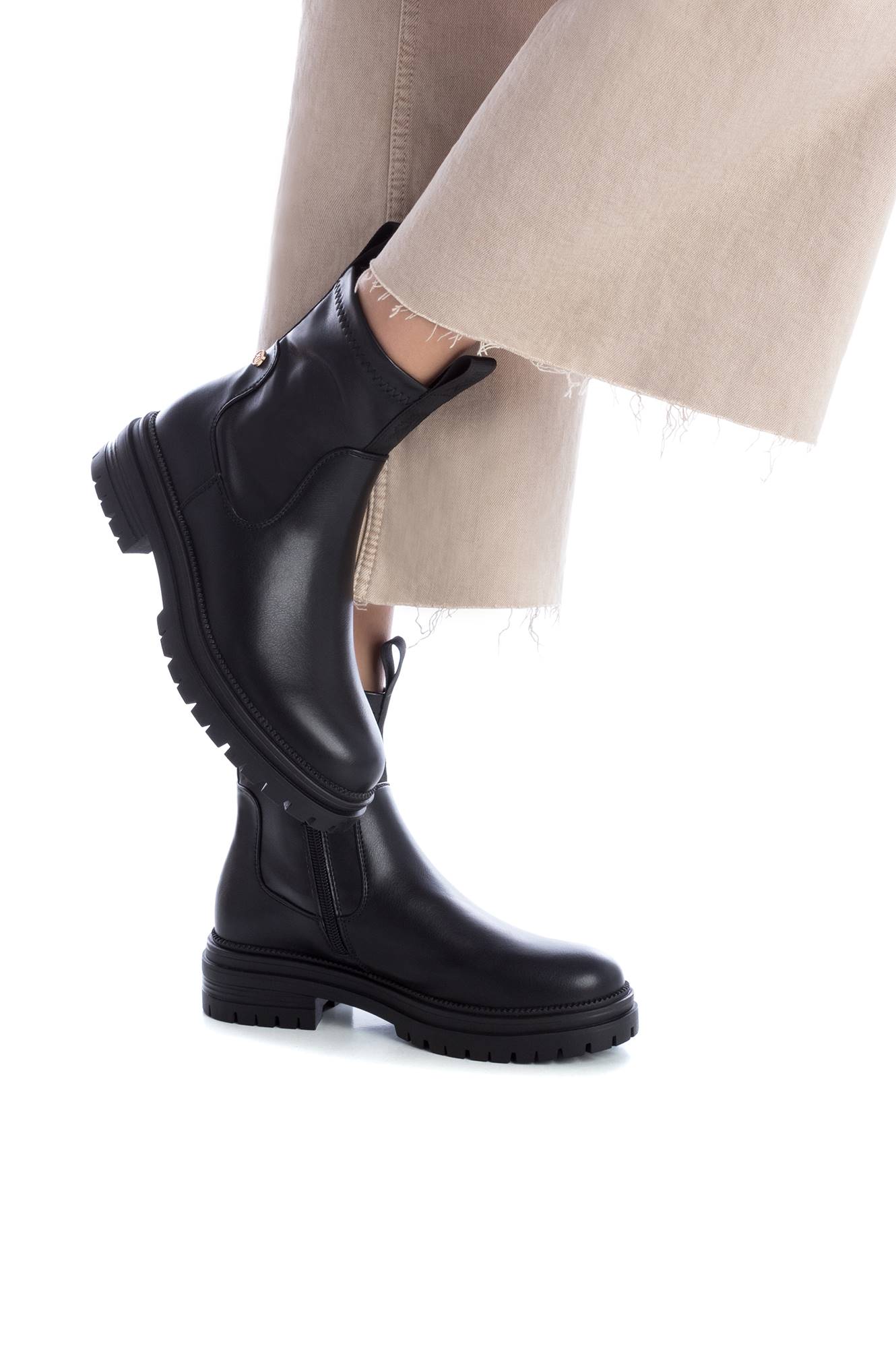 botas pretas femininas de cano curto