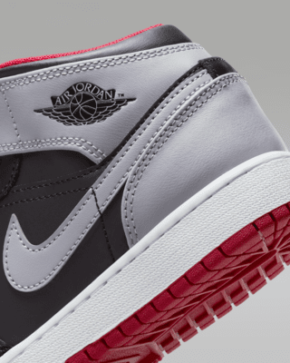 Air Jordan 1 Mid Older Kids' Shoes