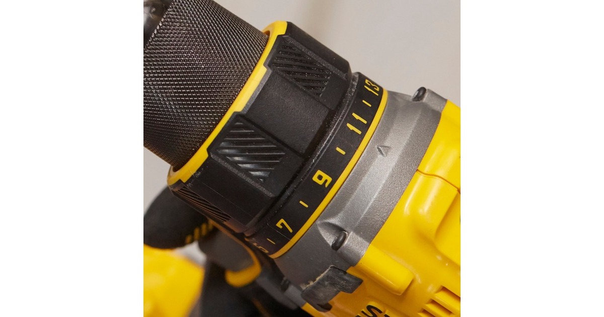 StanleyFATMAX V20 18V Brushless schroefboormachine  (Geel/zwart, Koffer, oplader (2A) en 2 accu's (2.0Ah) inbegrepen)