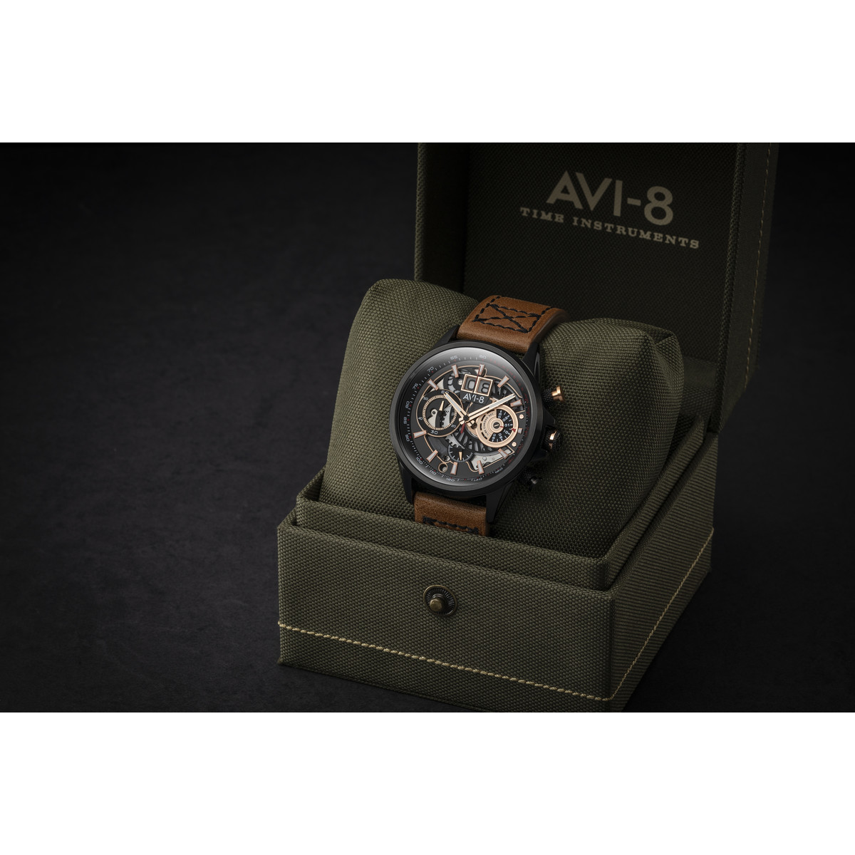 Montre AVI-8 homme chronographe acier noir cuir