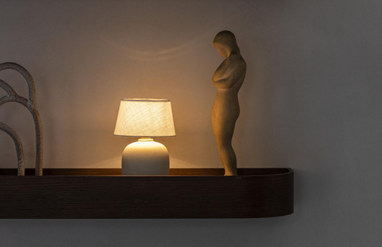 Audo Copenhagen Torso tafellamp oplaadbaar zand