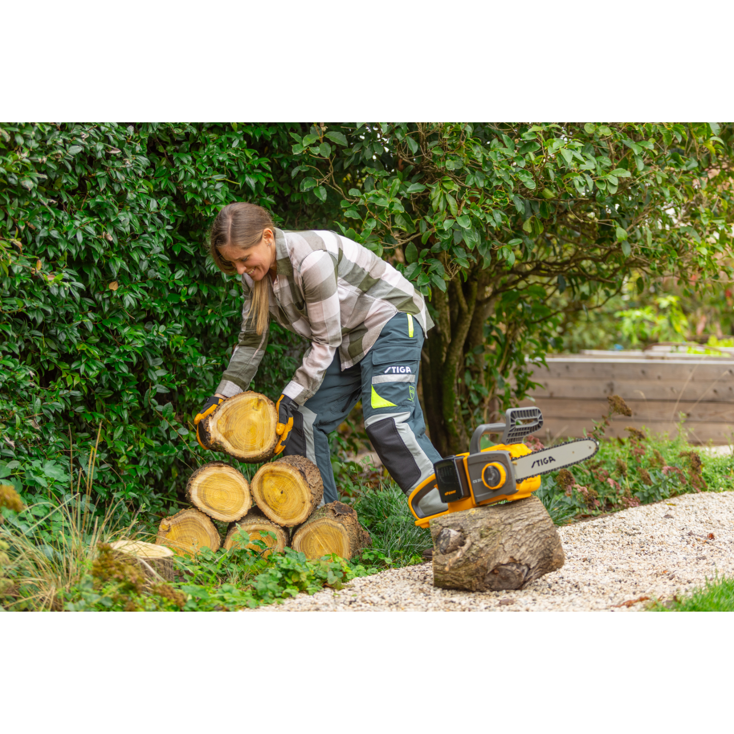 Stiga CS 300e Kit Accu kettingzaag (2x 4,0Ah accu) - 20V