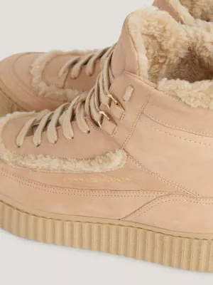Botas essenciais de couro com cadarço e forro quente