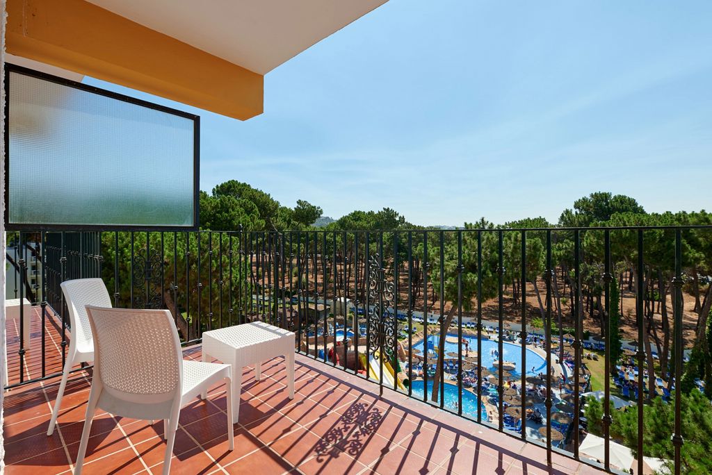 Fly & Go AluaSun Marbella Park Halfpension Plus - Hotel